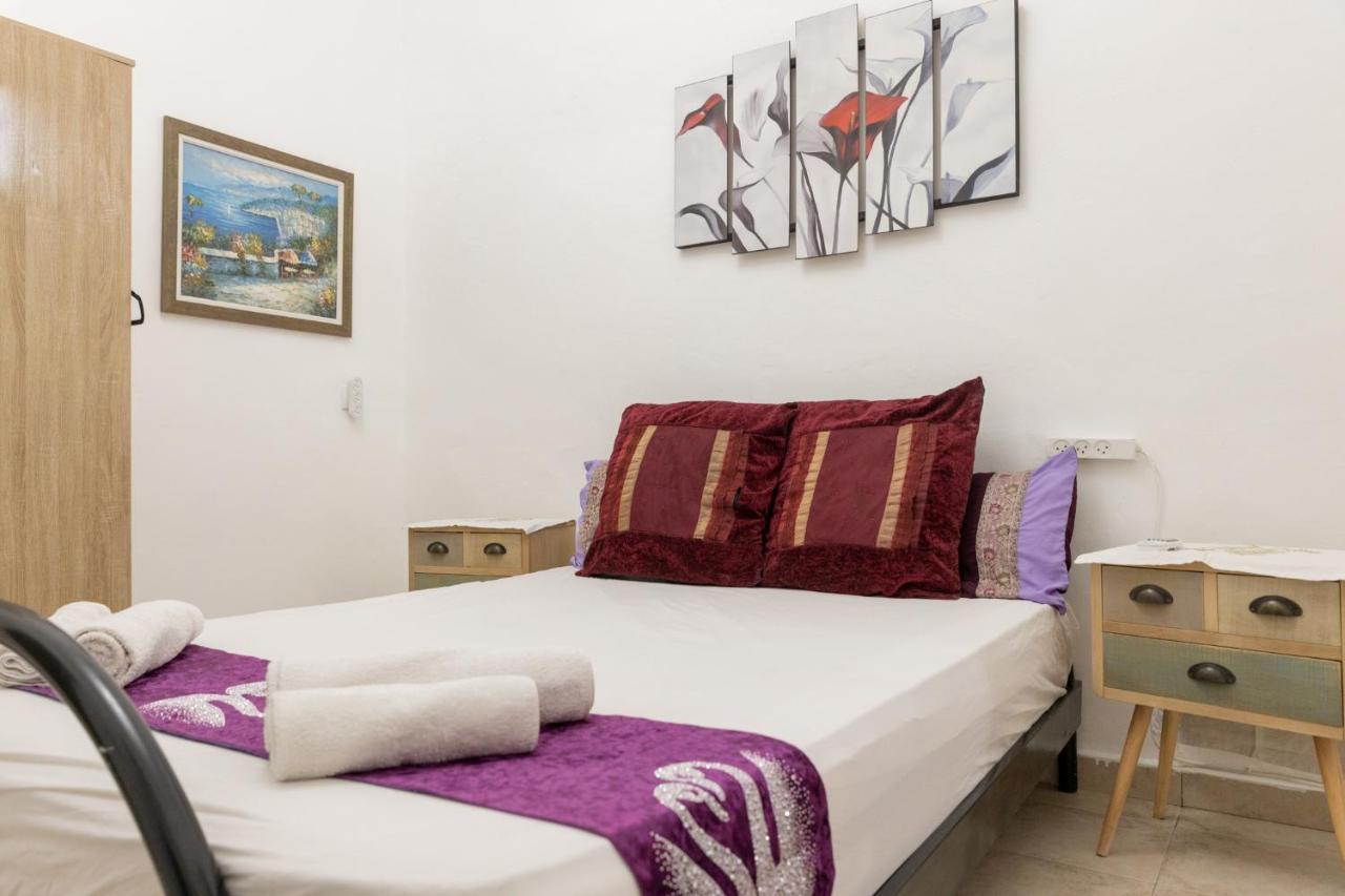 Old Town Guest House Beersheba Exteriör bild